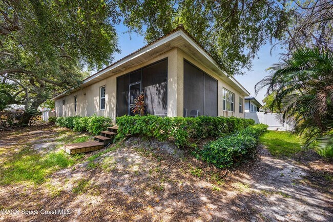 Building Photo - 121 Seminole Ln