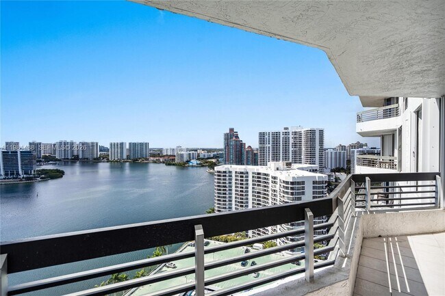 Building Photo - 19101 NE 36th Pl