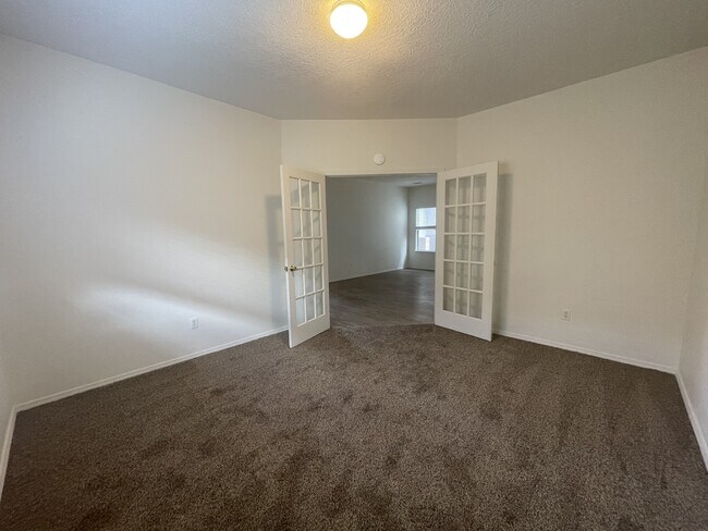 Building Photo - 3540 Clear Creek Rd