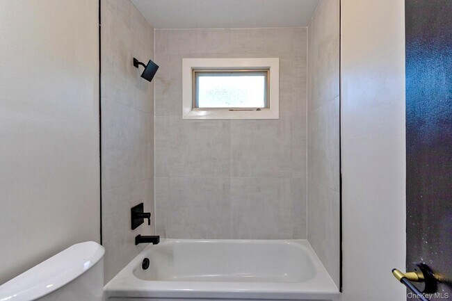 Building Photo - 167 NY-23