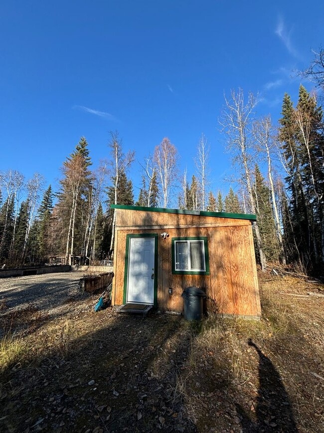Building Photo - 1 bedroom home in North Pole / Washer & Dr...