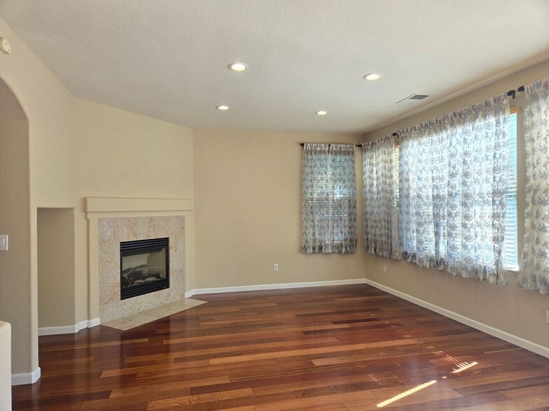 Building Photo - 2761 Gilham Way
