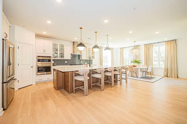 Building Photo - 11610 Glenn Dale Blvd