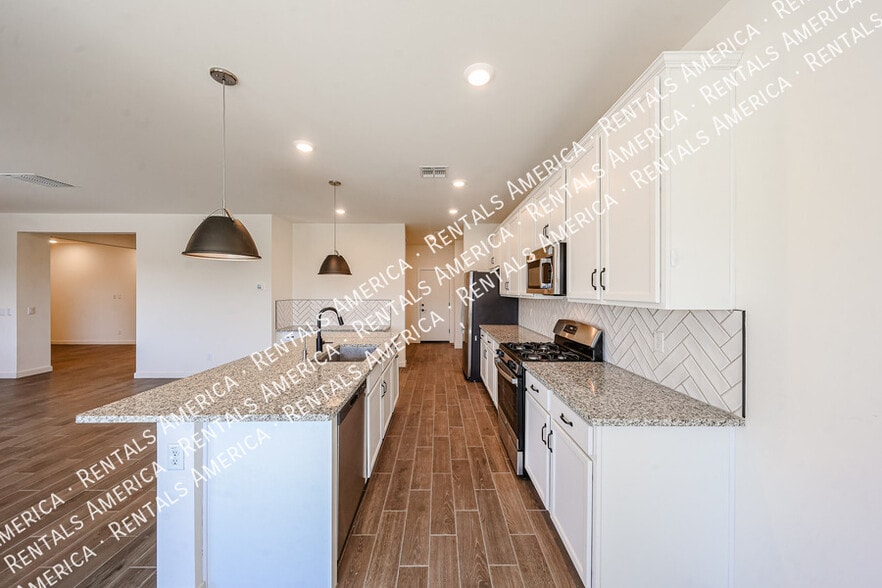 Building Photo - 12557 W Citrus Wy