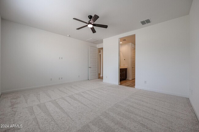 Building Photo - 7680 W Honeysuckle Dr