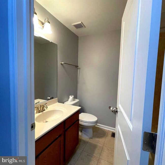 Building Photo - 129 Winterberry Way
