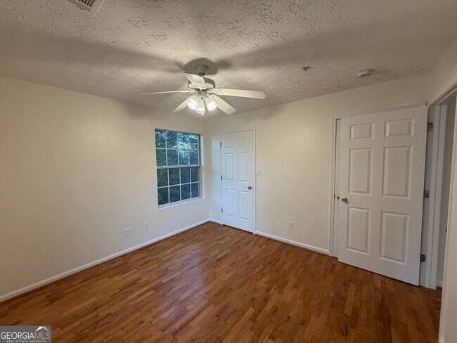 Building Photo - 1417 Keys Crossing Dr NE