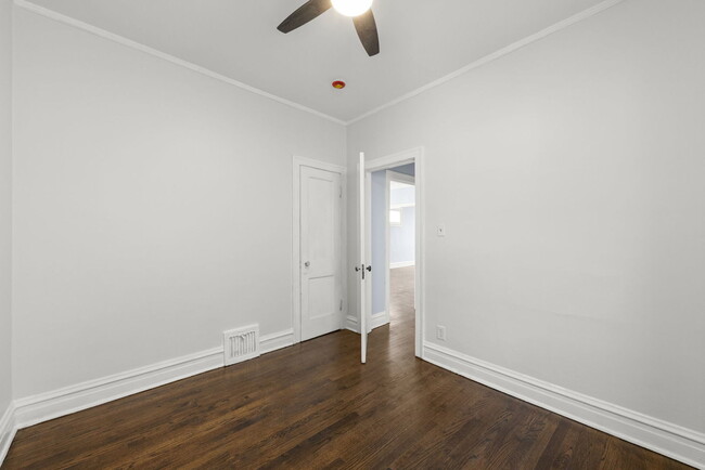 Building Photo - 9118 Lincoln Ave