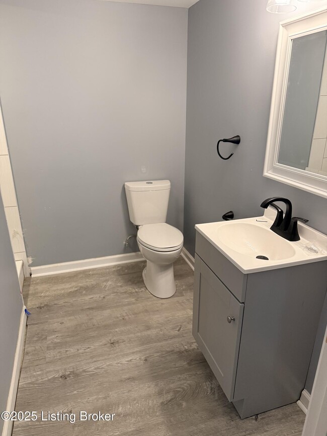 Building Photo - 1620 Sale Ave