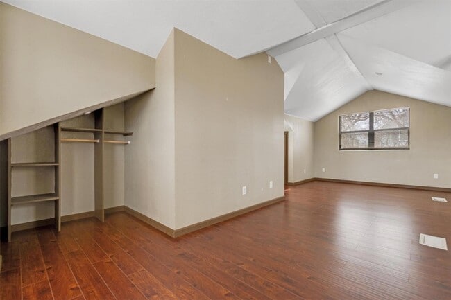 Building Photo - 1400 Cuernavaca Dr N