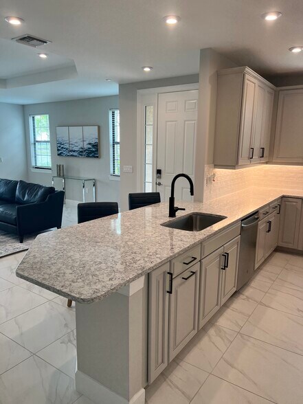 Building Photo - 15257 Zeno Way