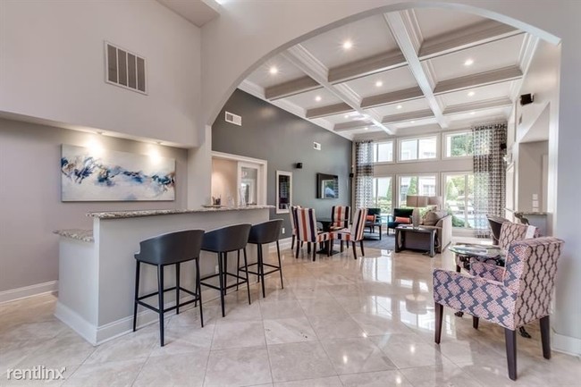 Building Photo - 1 br, 1 bath Condo - 2312 River Green Drive