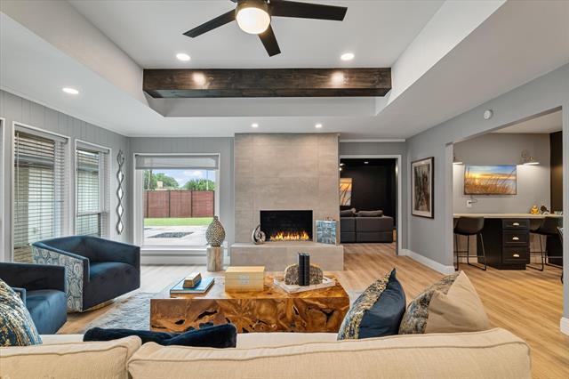Building Photo - 2833 Meadowbrook Dr