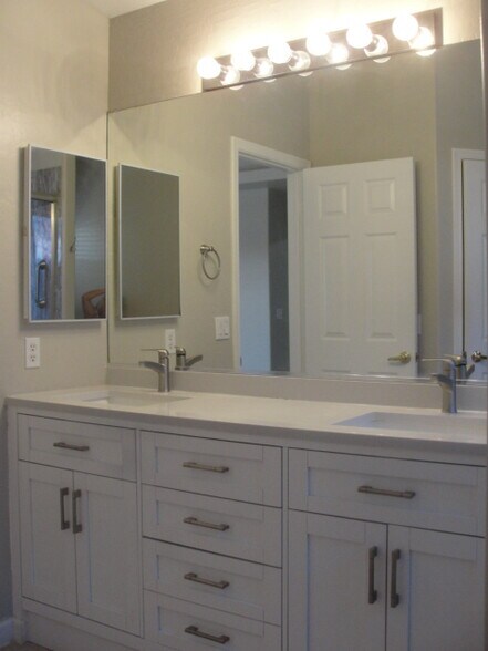 Master Bath Double Vanity - 2357 E Cathy Ct