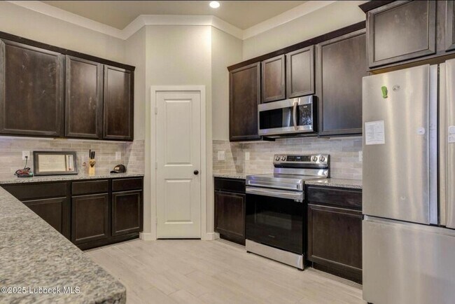 Building Photo - 3214 Venita Ave