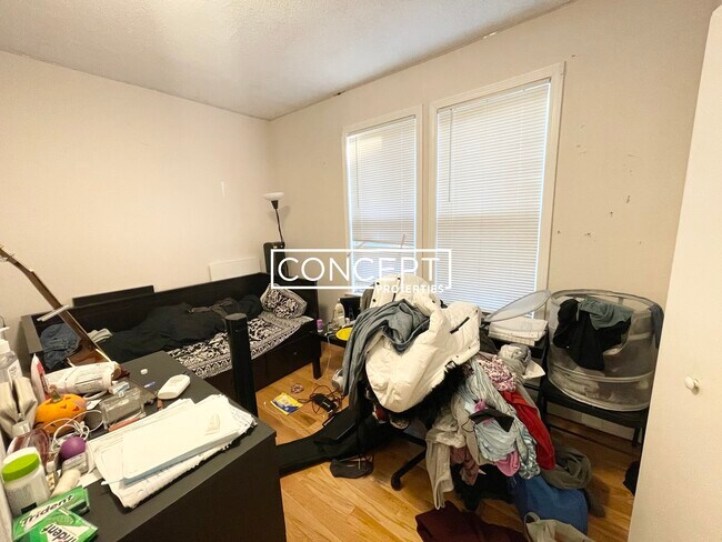 Building Photo - 8 Bickford Ave