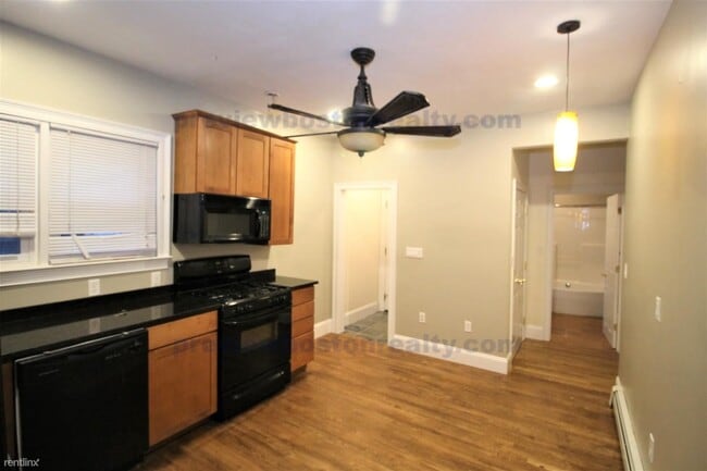 Building Photo - 67 Hopedale St