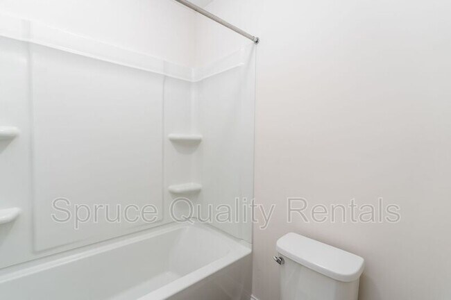 Building Photo - 102 Marquise Ct