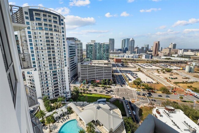 Building Photo - 1209 E Cumberland Ave