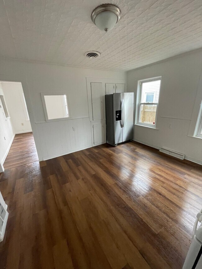 Building Photo - 7 Shedds Ave