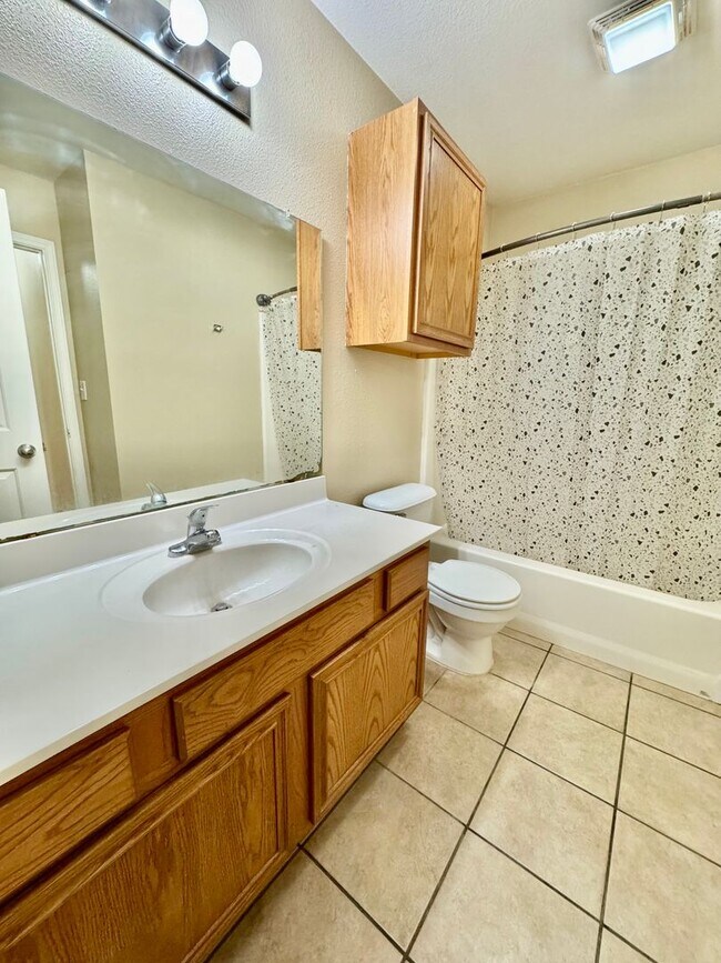 Building Photo - 602 N Bangor Ave