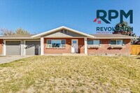 Building Photo - Two bedroom Duplex in Layton!