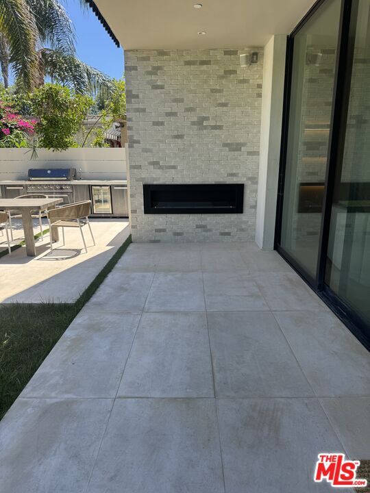 Building Photo - 4740 Sunnyslope Ave