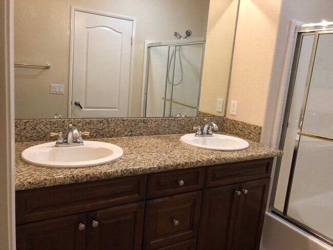 Master Bathroom - 12711 Savannah Creek Dr