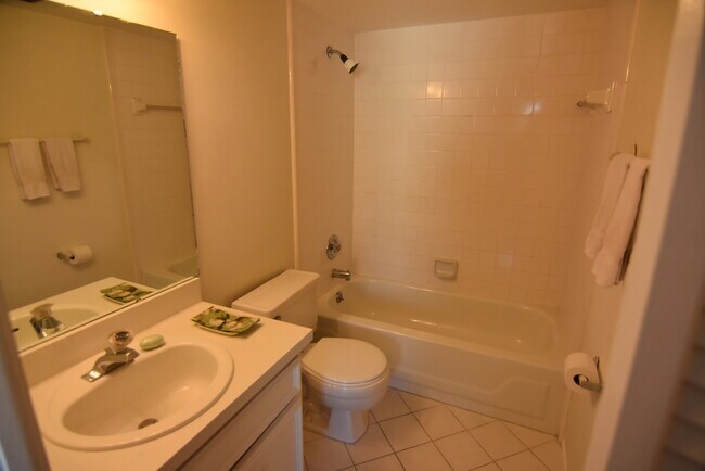 Building Photo - WINTER PARK: Sandlewood Creek Community
