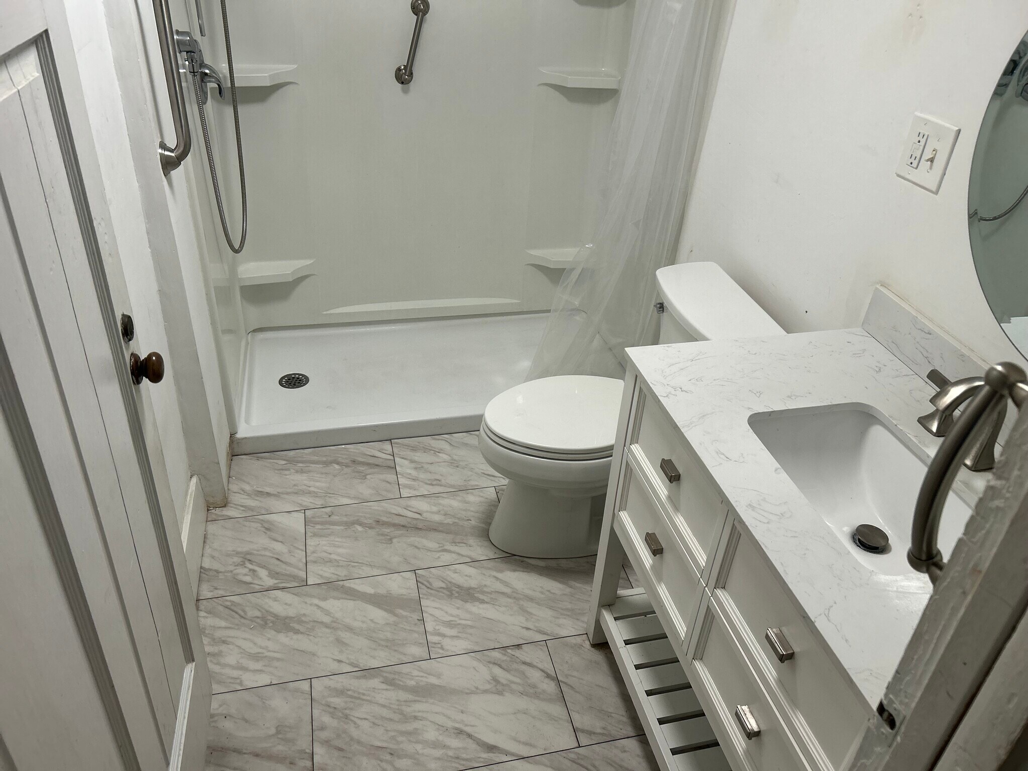 Building Photo - 332 Screven St