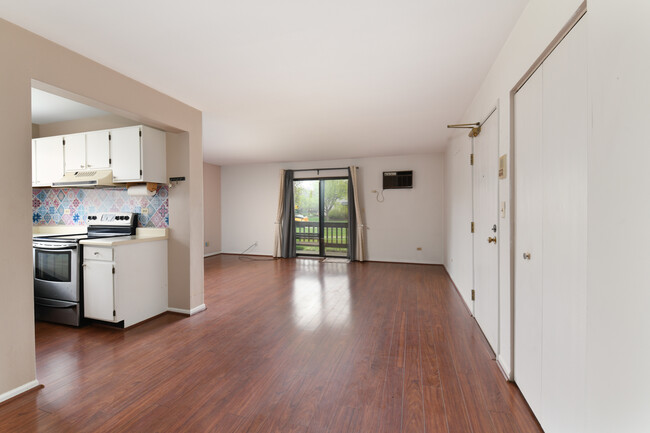 Building Photo - 425 Berkshire Dr