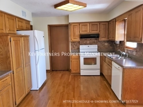 Building Photo - 7717 W 112th-