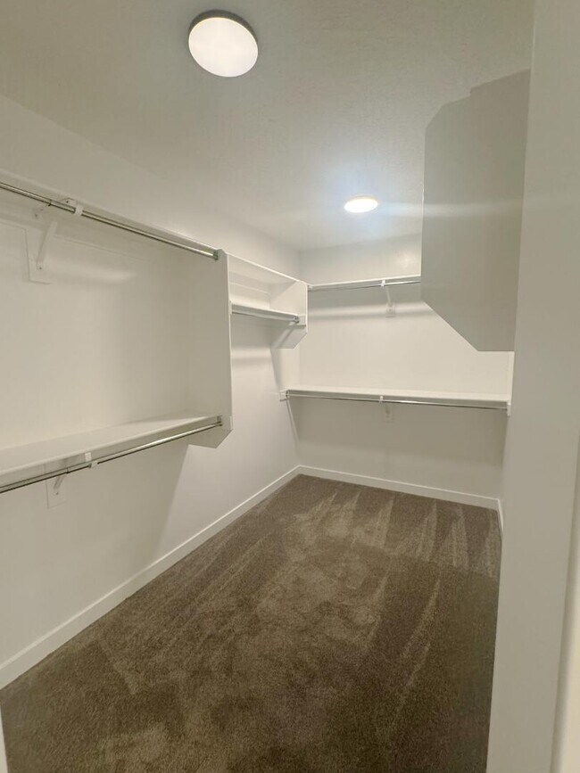 Building Photo - 9847 Alder Ln