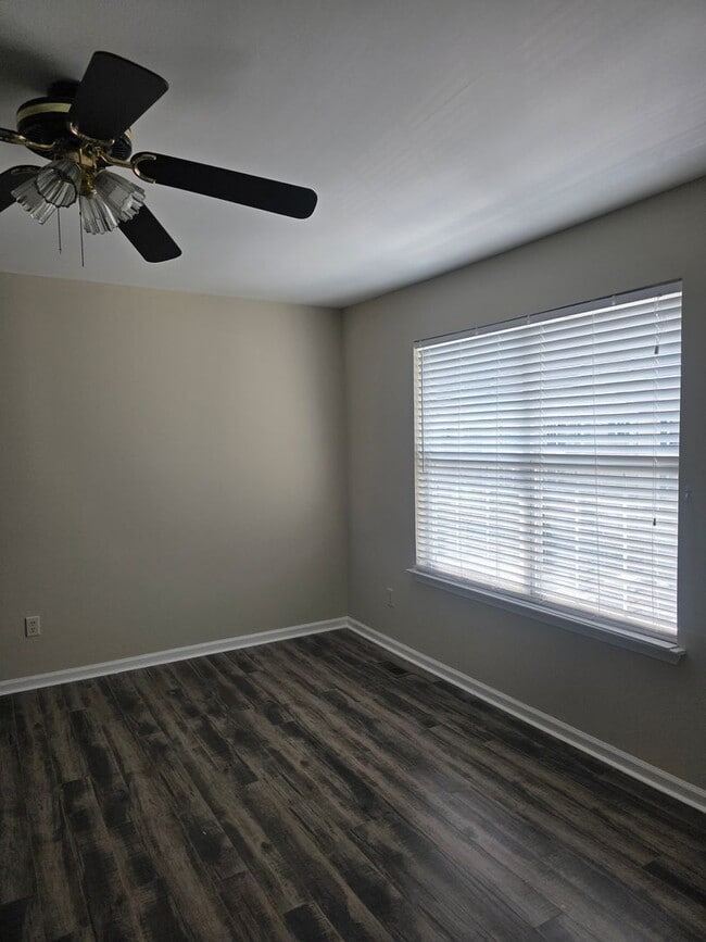Building Photo - Blairville Court