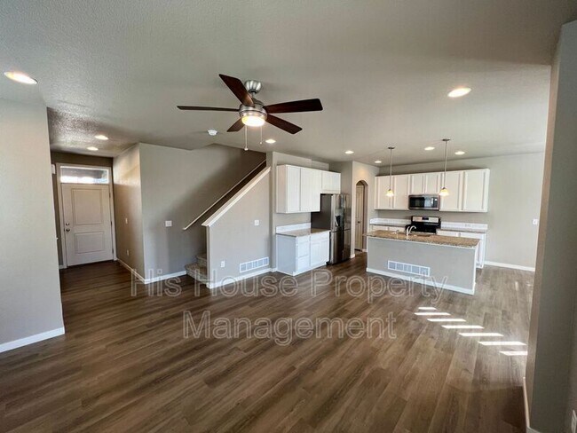 Building Photo - 3218 San Carlo Ave