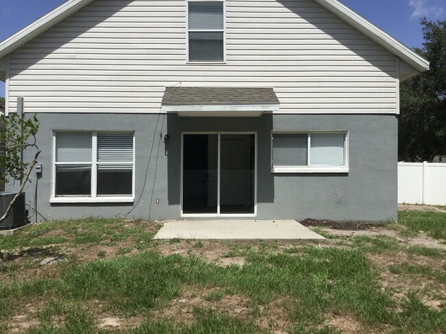 Building Photo - 10225 Summerview Cir