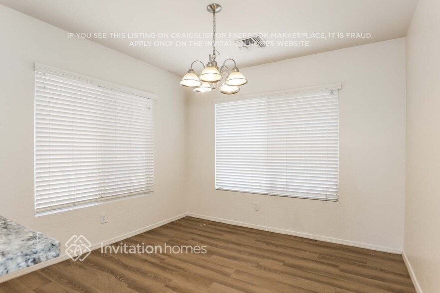 Building Photo - 12014 W Holly St