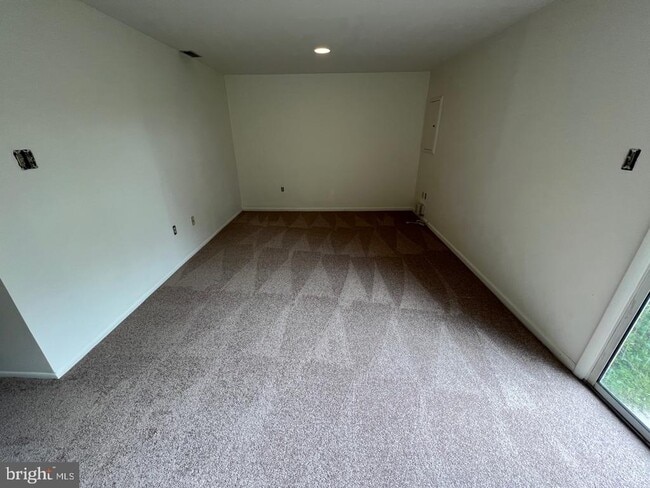 Building Photo - 7520 Indian Hills Dr