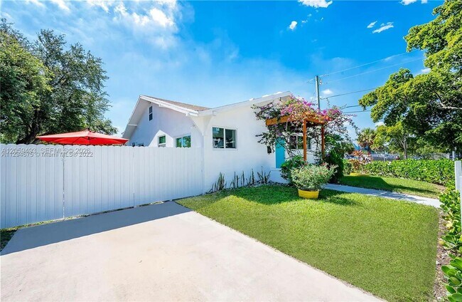 Building Photo - 444 NW 77th St