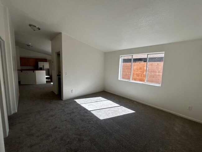 Building Photo - 3 Bedroom/2 bath in Sugarloaf