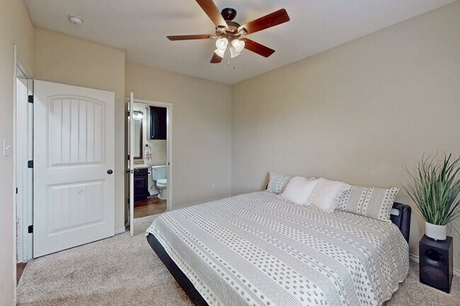 Building Photo - 303 Capps Dr