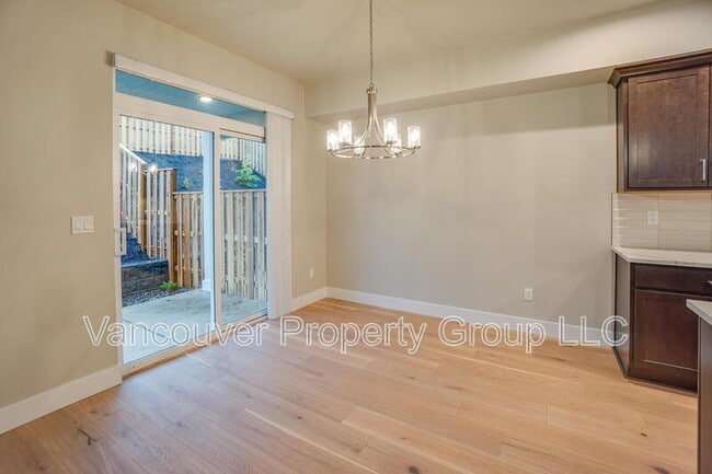 Building Photo - 2215 E Badger Wy