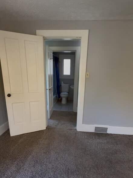 Building Photo - 297 High St