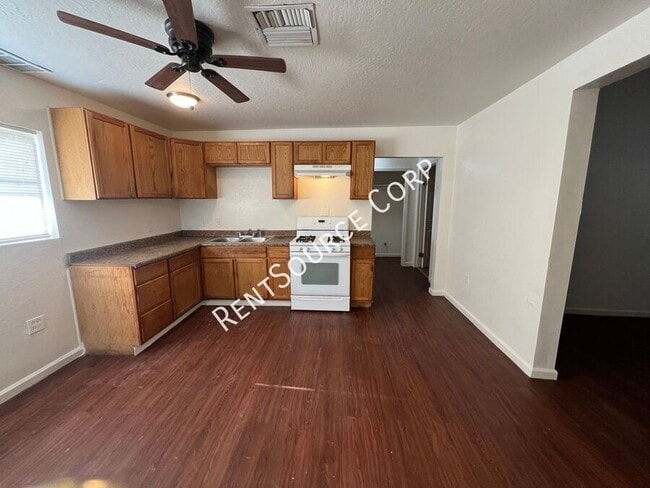 Building Photo - 1411 Nancy St