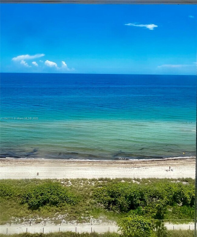 Building Photo - 9225 Collins Ave