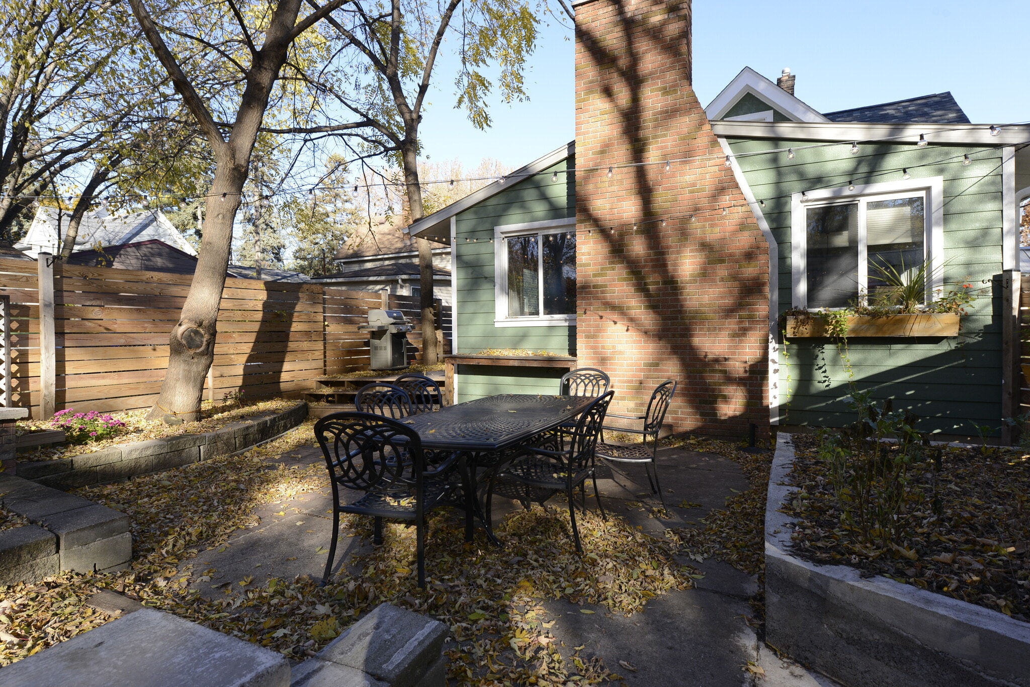 Building Photo - 266 King St W