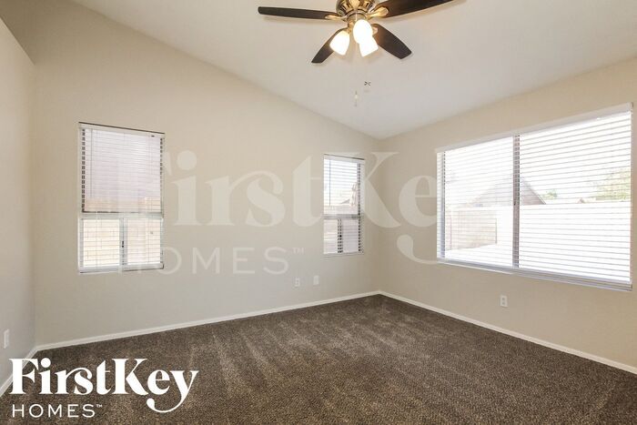 Building Photo - 8534 W Tuckey Ln