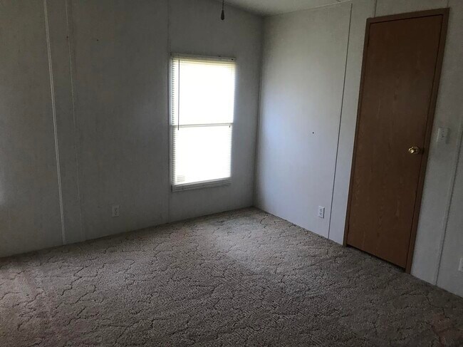 Building Photo - 312 Paradise Cir