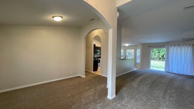 Building Photo - Pet-Friendly 3BR/3BA Single-Family Home in Port Saint Lucie