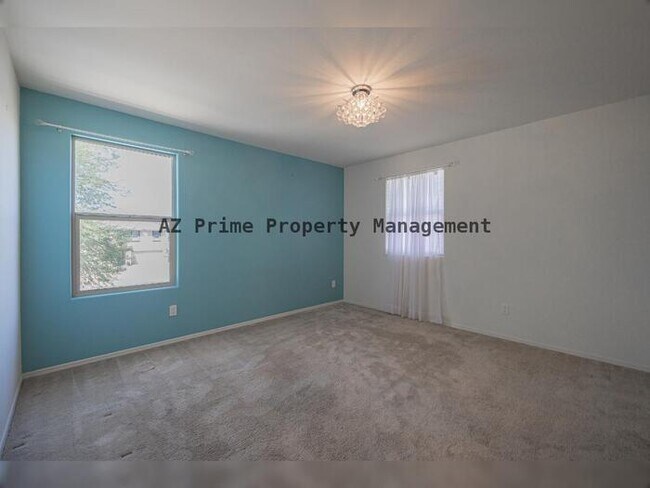 Building Photo - 218 N 109th Dr